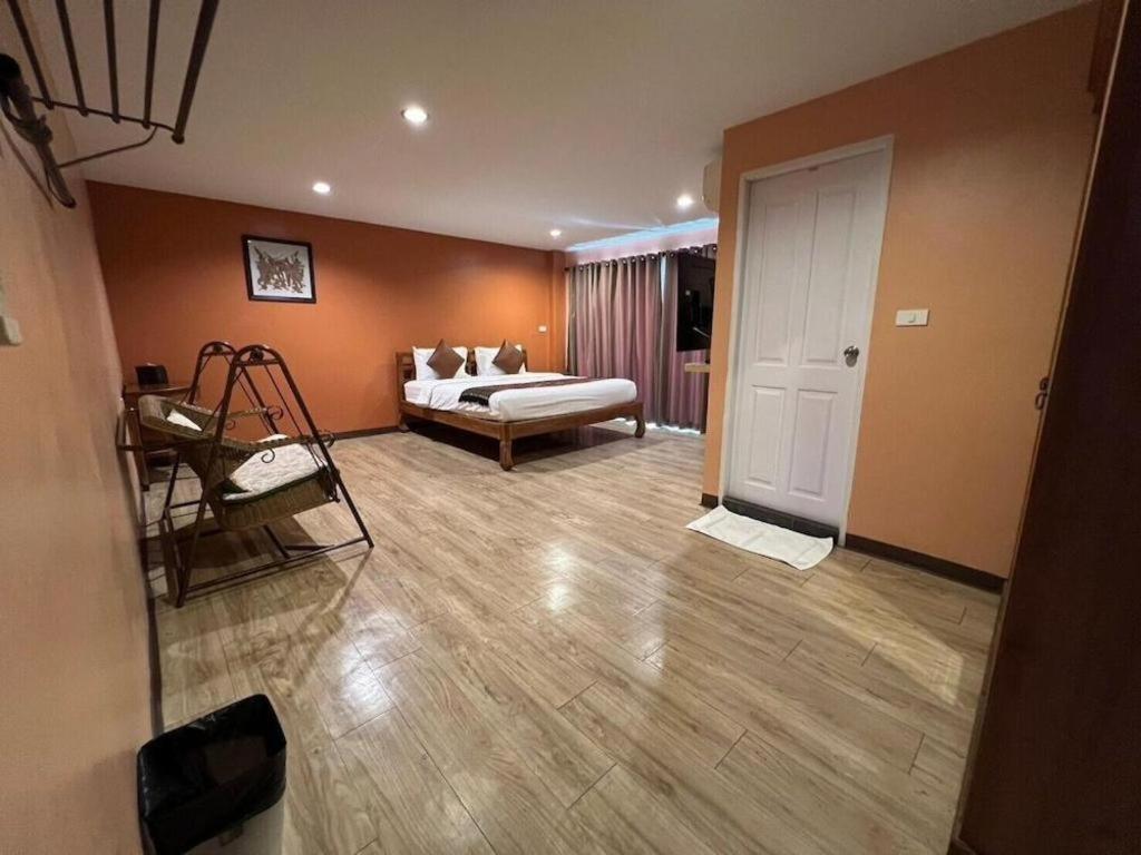 Phaphoom Boutique Residence Бангкок Экстерьер фото
